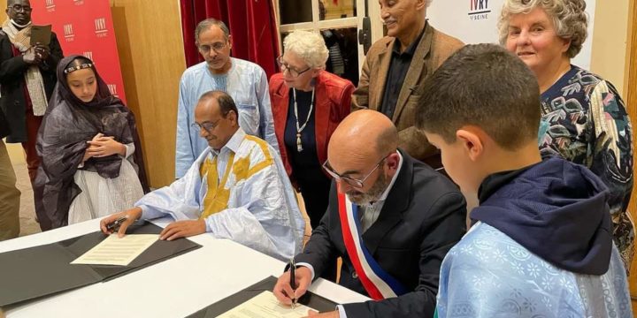 Signature du protocole d’amitié et de coopération entre Ivry/Seine et Mejik (willaya d’Aousserd)